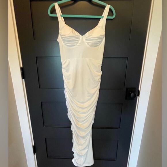 Selfie Leslie Over The Horizon Thick Strap Ruched Midi Dress in White NEW XS - Picture 2 of 8